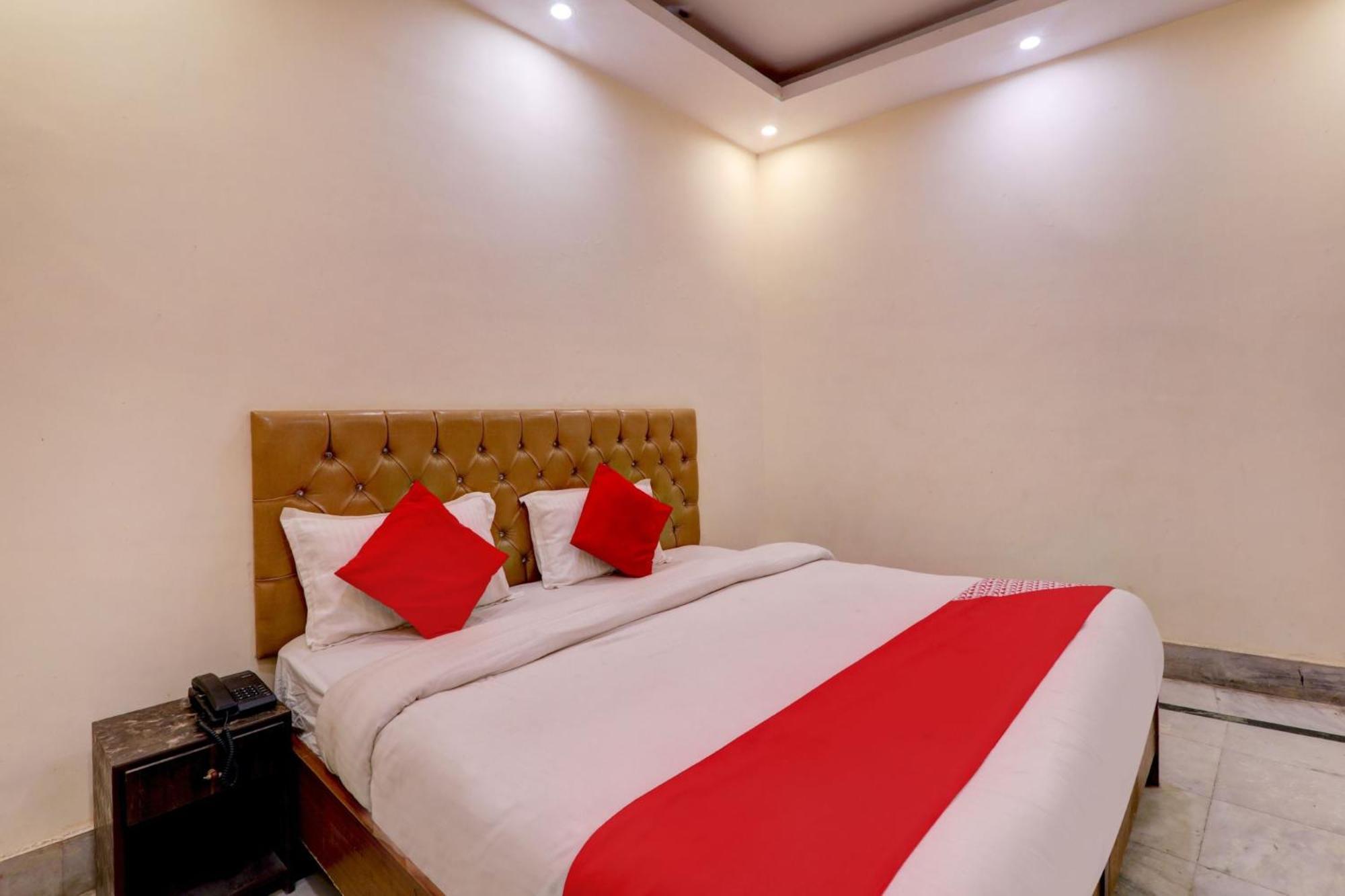 Hotel O Moon Palace Near Sahara Ganj Mall ラクナウ エクステリア 写真