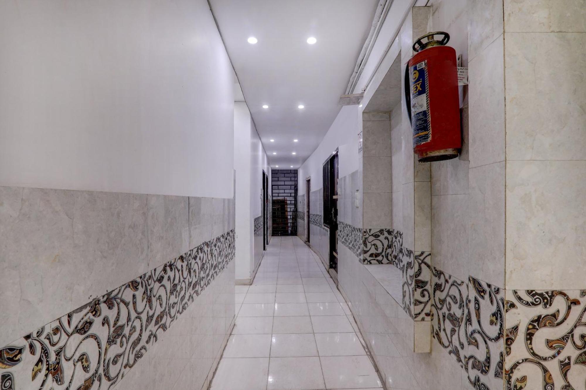 Hotel O Moon Palace Near Sahara Ganj Mall ラクナウ エクステリア 写真