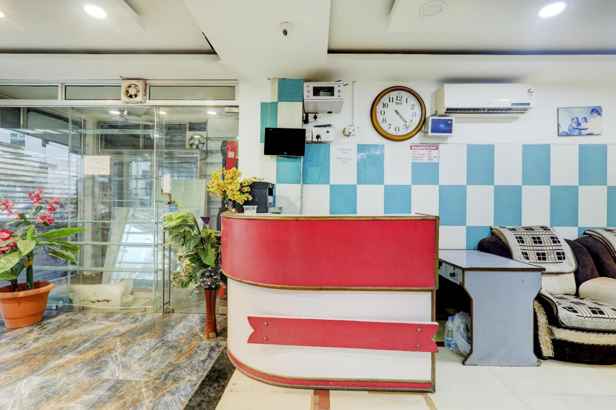 Hotel O Moon Palace Near Sahara Ganj Mall ラクナウ エクステリア 写真